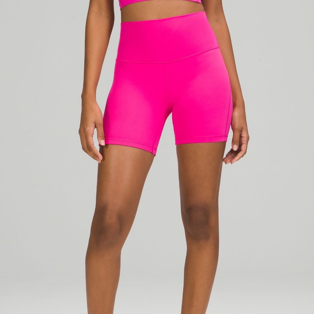 Sonic Pink Align short NWT